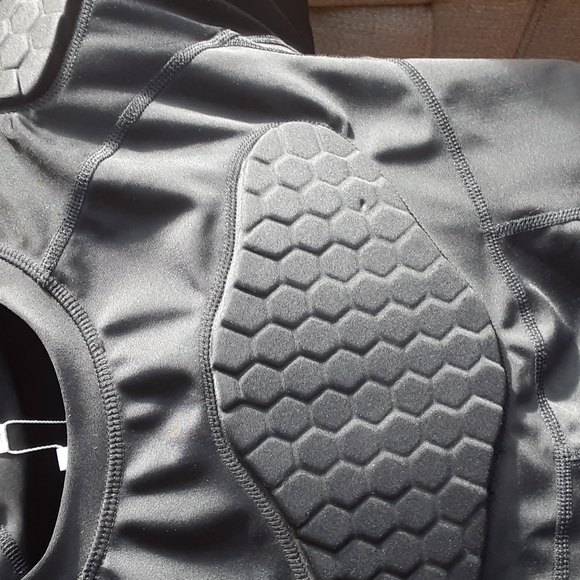 Tuoy padded compression protective shirt - Picture 9 of 9